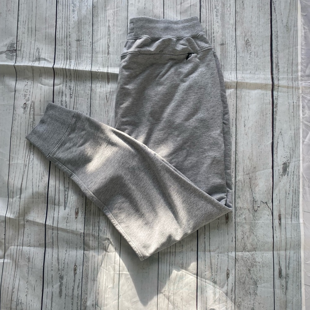 Abercrombie & Fitch Men’s Large Light Grey Sweatpants w/ back Zipper Pocket